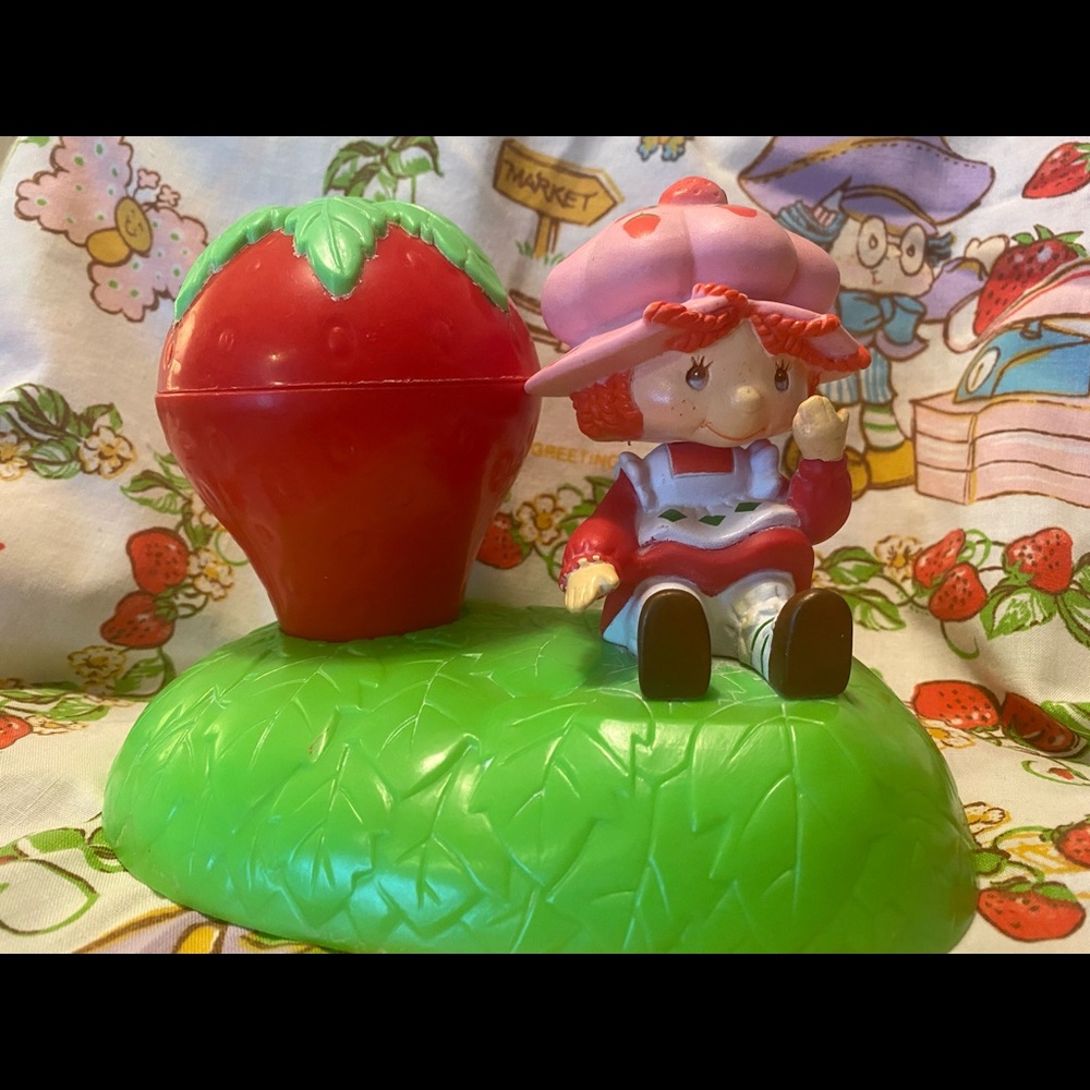 Vintage Strawberry Shortcake Toothbrush Holder